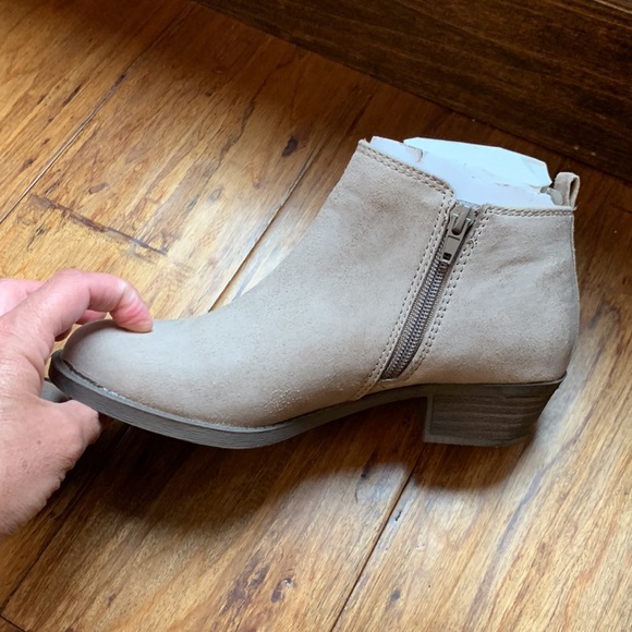 Carlos by Carlos Santana Booties - Picture 9 of 13